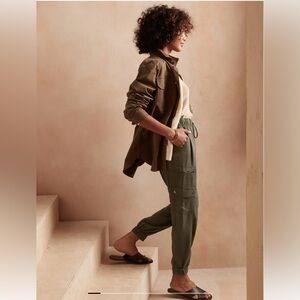 Banana Republic Tencel Cargo Joggers Size SM